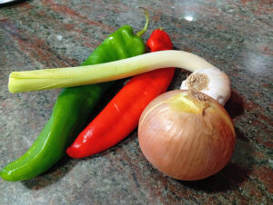 Albóndigas de pavo en salsa de verduras 2 picar verduras